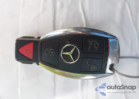 2016 Mercedes-Benz Glc 300 4Matic z USA, uszkodzony, nr VIN WDC0G4KB4GF088411